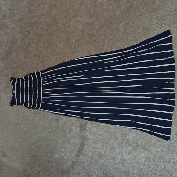 Venus Maxi Dress - Picture 2 of 6